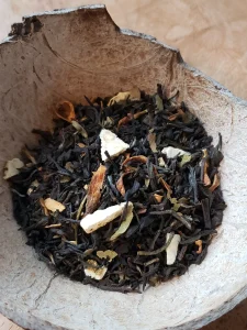 Thé Nectar d’Orient en vrac, mélange bio parfumé aux notes exotiques de fleur d’oranger, agrumes et ylang-ylang.